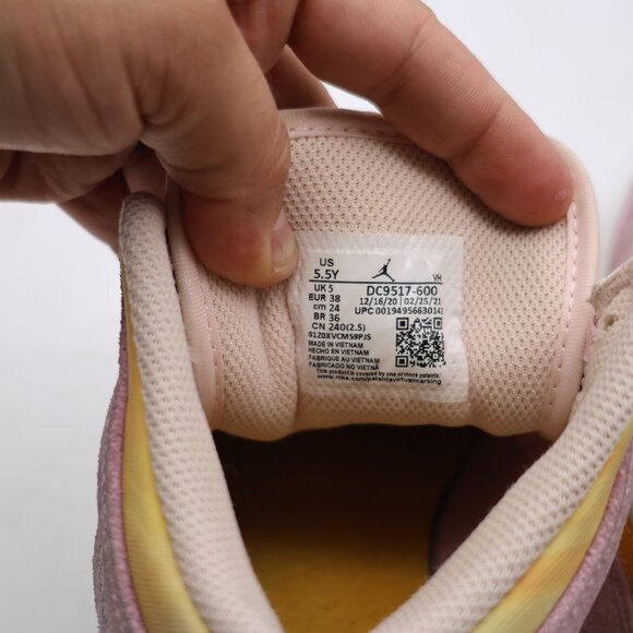 Nike Air Jordan 1 Mid SE GS  Nike Air Jordan 1 Mid SE Arctic Pink Youth 5.5 Women’s 7  Sneakers DC9517-600